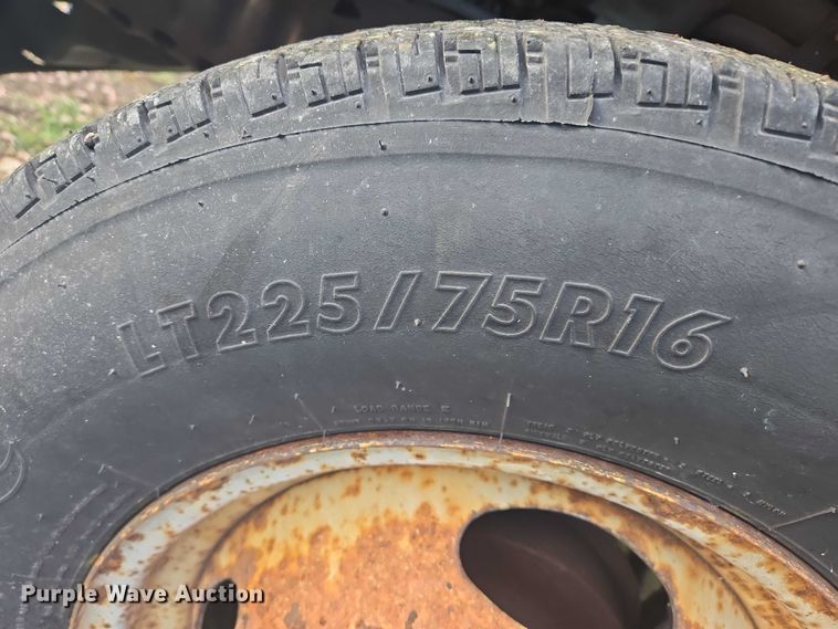 image for item DY1378 2008 Ford Starcraft shuttle bus