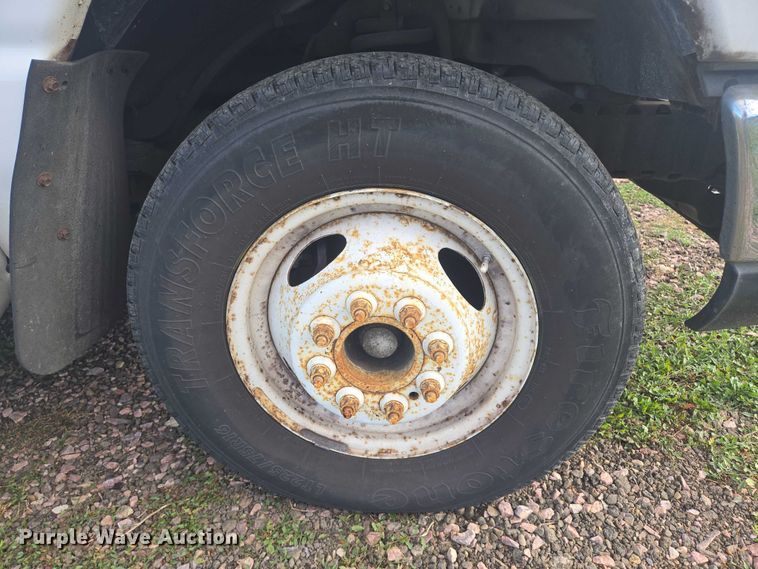 image for item DY1378 2008 Ford Starcraft shuttle bus