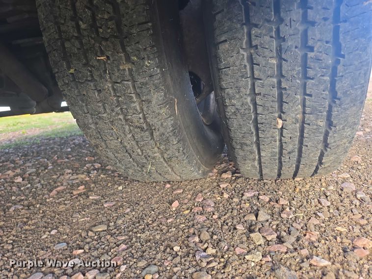 image for item DY1378 2008 Ford Starcraft shuttle bus