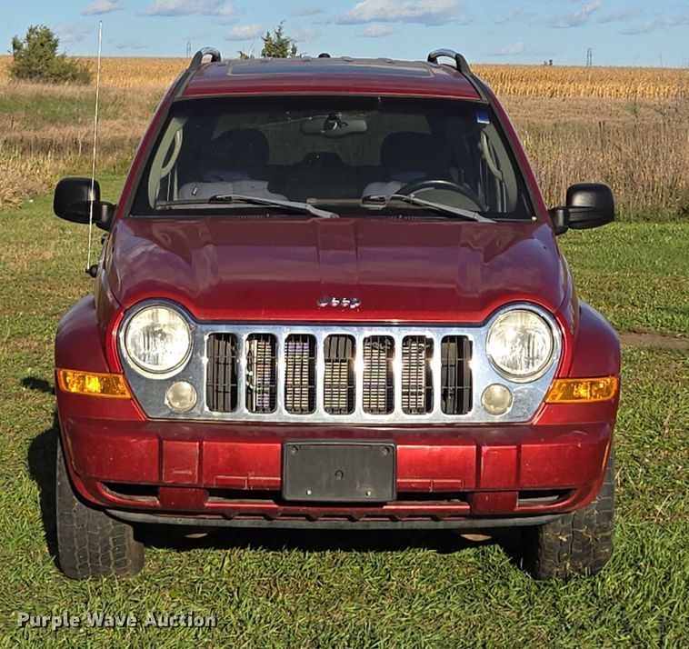 image for item DY1426 2005 Jeep Liberty SUV