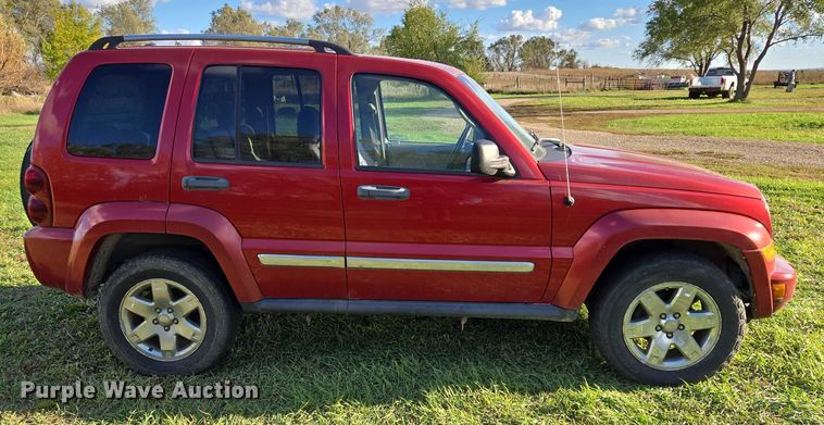 image for item DY1426 2005 Jeep Liberty SUV