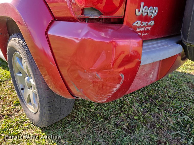 image for item DY1426 2005 Jeep Liberty SUV