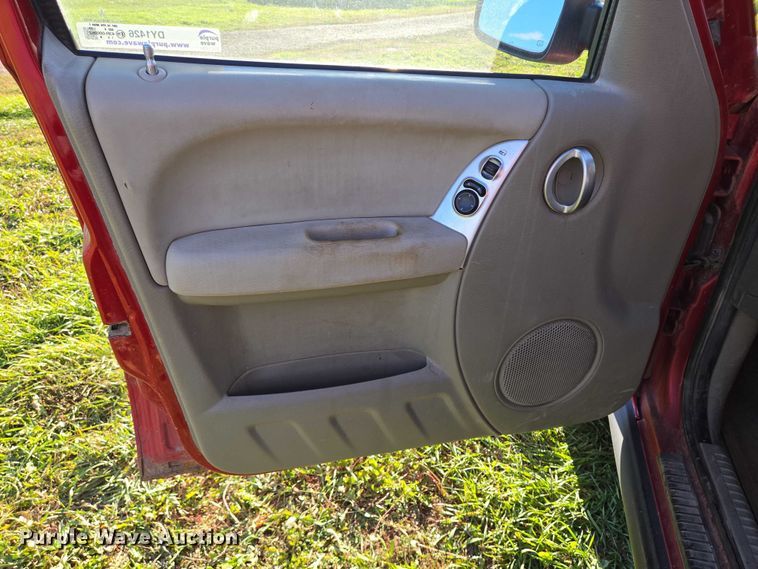 image for item DY1426 2005 Jeep Liberty SUV