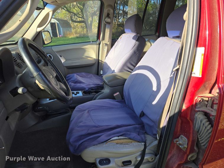 image for item DY1426 2005 Jeep Liberty SUV