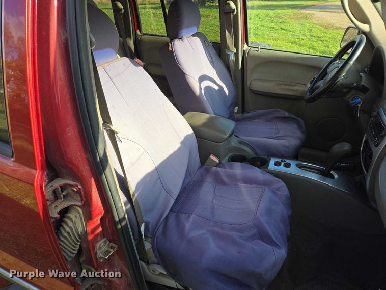 image for item DY1426 2005 Jeep Liberty SUV