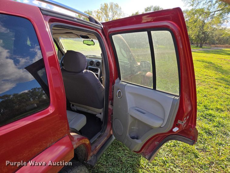 image for item DY1426 2005 Jeep Liberty SUV