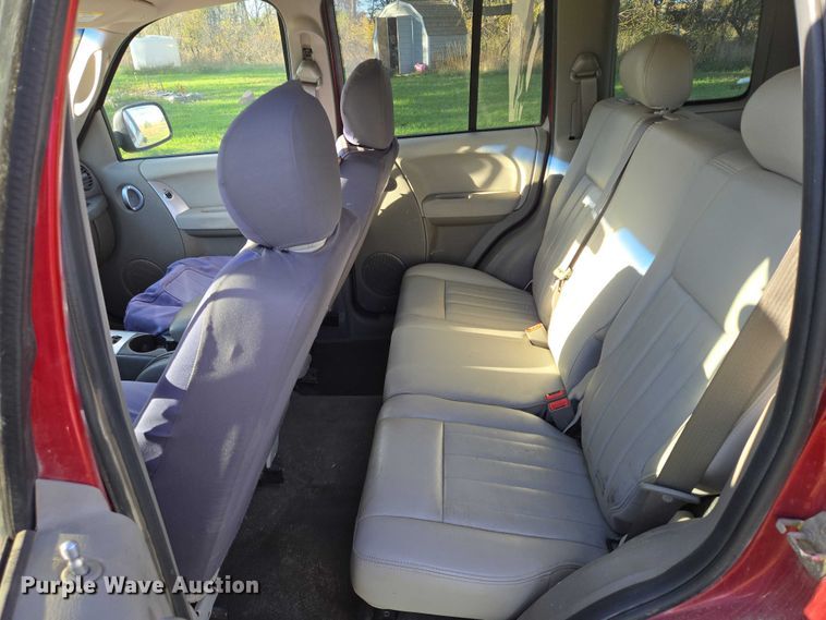 image for item DY1426 2005 Jeep Liberty SUV