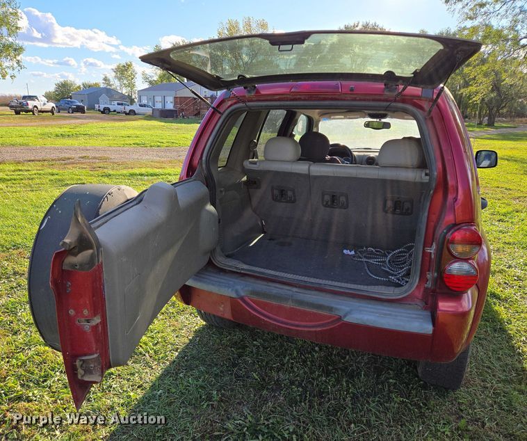 image for item DY1426 2005 Jeep Liberty SUV