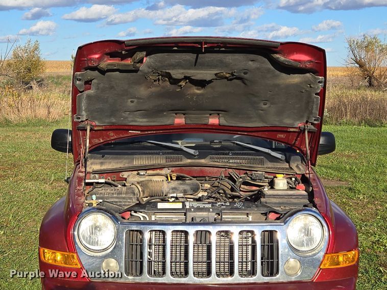 image for item DY1426 2005 Jeep Liberty SUV