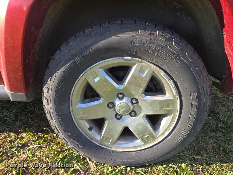 image for item DY1426 2005 Jeep Liberty SUV