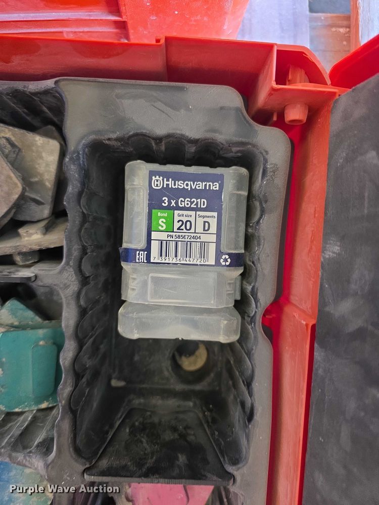 image for item DZ6459 Floor polishing equipment