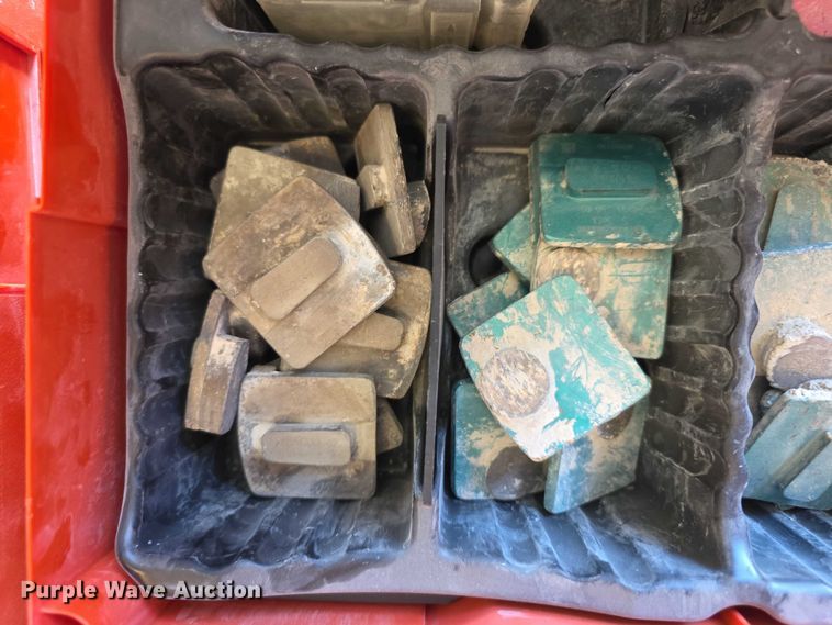 image for item DZ6459 Floor polishing equipment