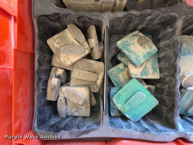 image for item DZ6459 Floor polishing equipment