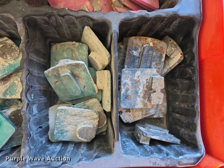 image for item DZ6459 Floor polishing equipment