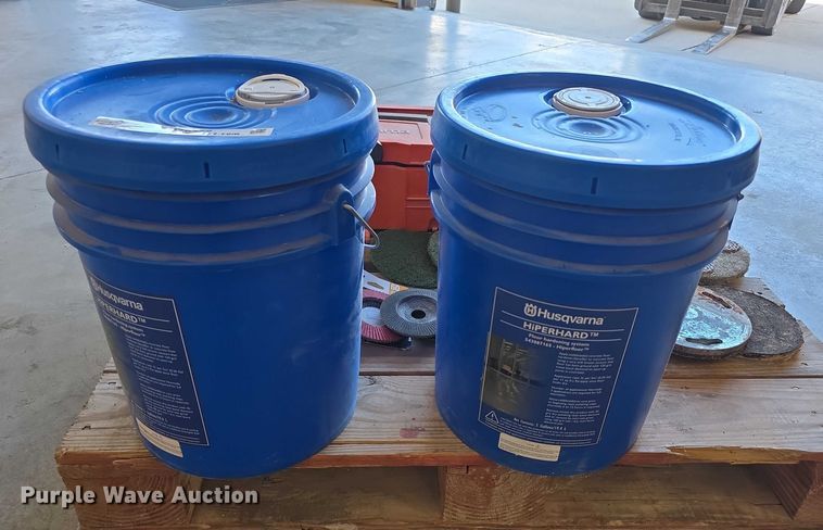 image for item DZ6459 Floor polishing equipment