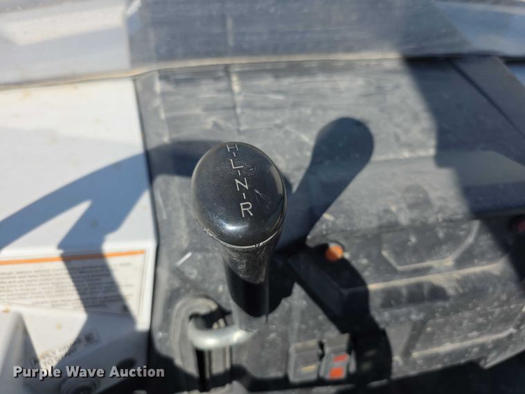 image for item DZ6460 2011 Bobcat 3400 utility vehicle