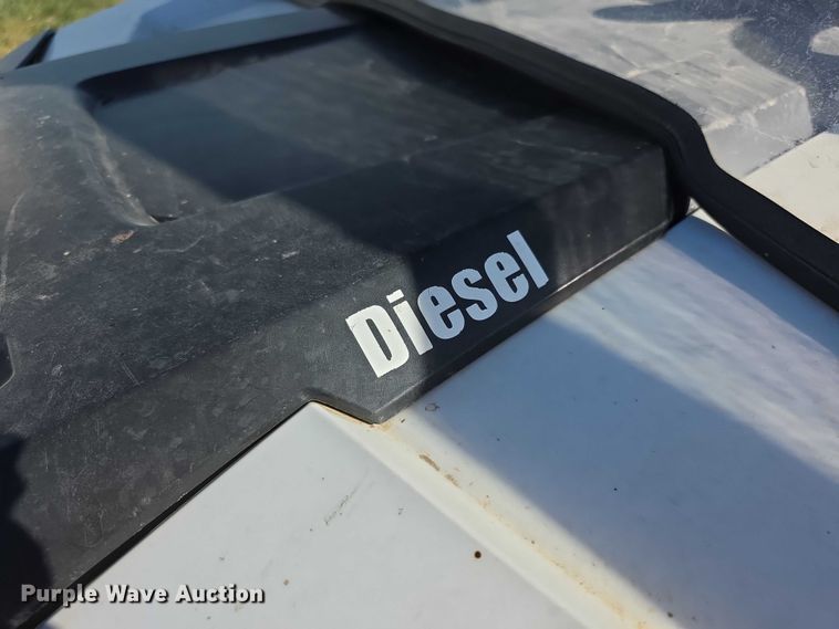 image for item DZ6460 2011 Bobcat 3400 utility vehicle