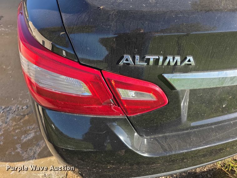 image for item DZ6468 2017 Nissan Altima 