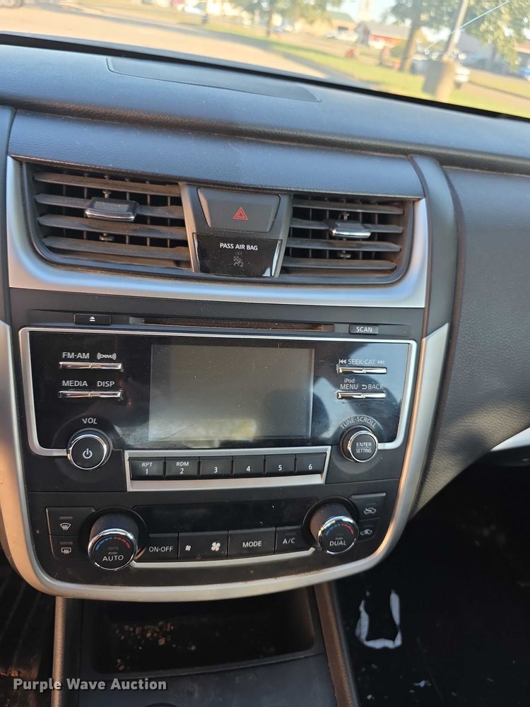 image for item DZ6468 2017 Nissan Altima 