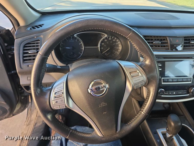 image for item DZ6468 2017 Nissan Altima 