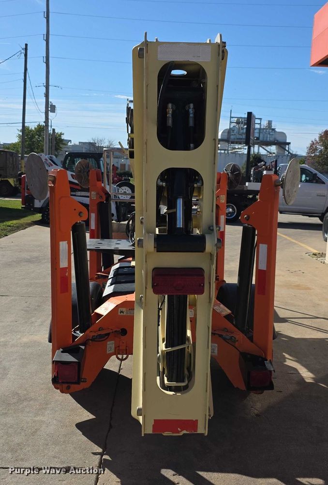 image for item DZ6471 2007 JLG T350 boom lift