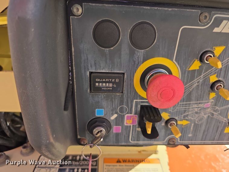 image for item DZ6471 2007 JLG T350 boom lift