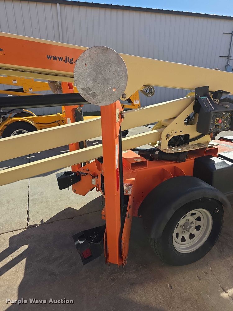 image for item DZ6471 2007 JLG T350 boom lift