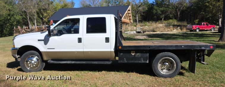 image for item DZ6474 2002 Ford F450 Crew Cab flatbed truck