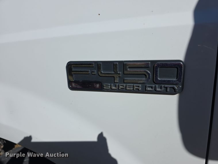 image for item DZ6474 2002 Ford F450 Crew Cab flatbed truck