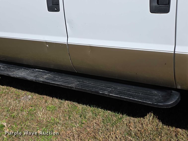 image for item DZ6474 2002 Ford F450 Crew Cab flatbed truck