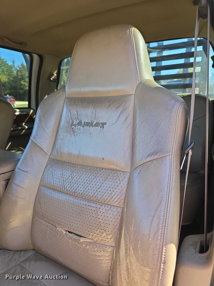 image for item DZ6474 2002 Ford F450 Crew Cab flatbed truck