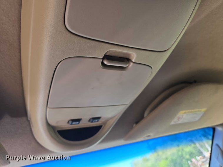 image for item DZ6474 2002 Ford F450 Crew Cab flatbed truck