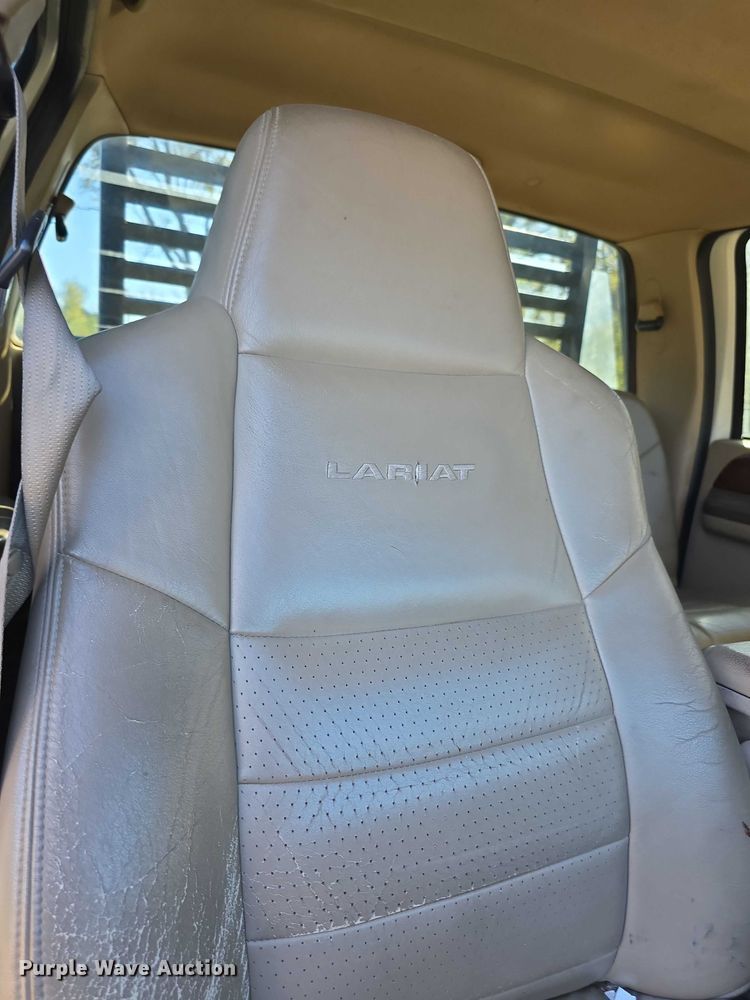 image for item DZ6474 2002 Ford F450 Crew Cab flatbed truck