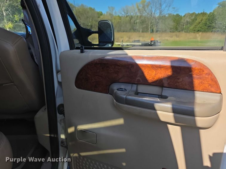 image for item DZ6474 2002 Ford F450 Crew Cab flatbed truck