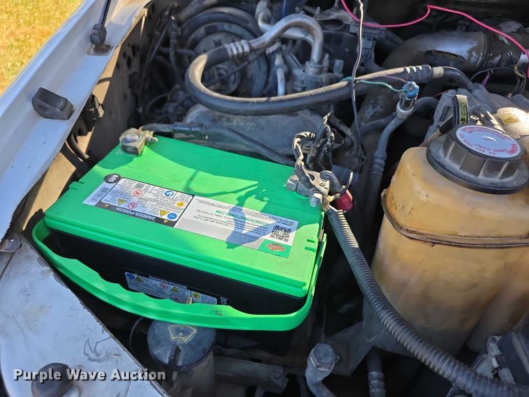 image for item DZ6474 2002 Ford F450 Crew Cab flatbed truck