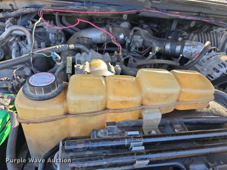 image for item DZ6474 2002 Ford F450 Crew Cab flatbed truck