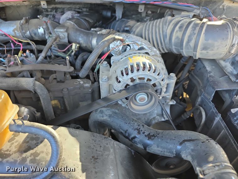 image for item DZ6474 2002 Ford F450 Crew Cab flatbed truck