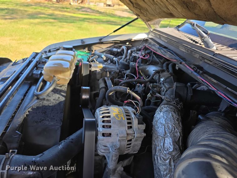 image for item DZ6474 2002 Ford F450 Crew Cab flatbed truck