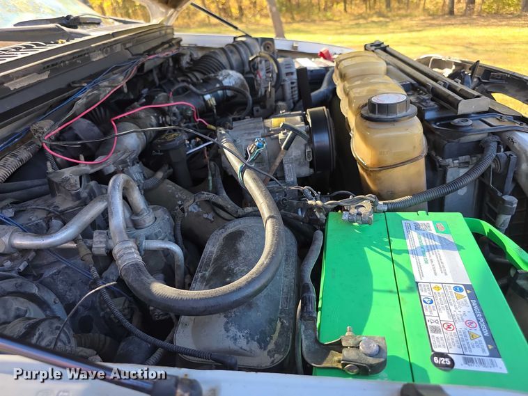 image for item DZ6474 2002 Ford F450 Crew Cab flatbed truck