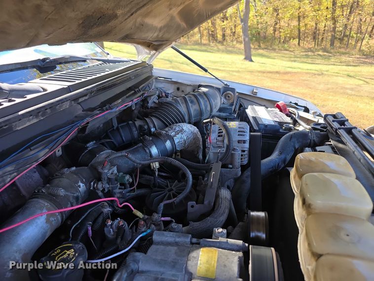 image for item DZ6474 2002 Ford F450 Crew Cab flatbed truck