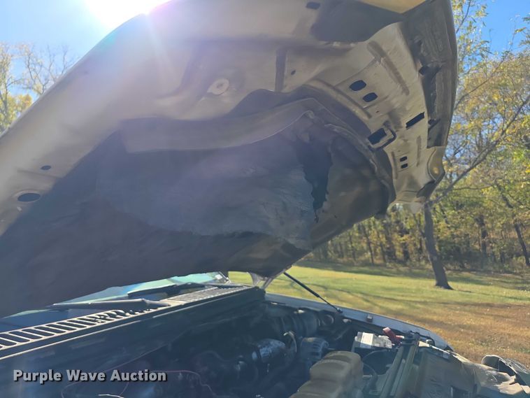 image for item DZ6474 2002 Ford F450 Crew Cab flatbed truck