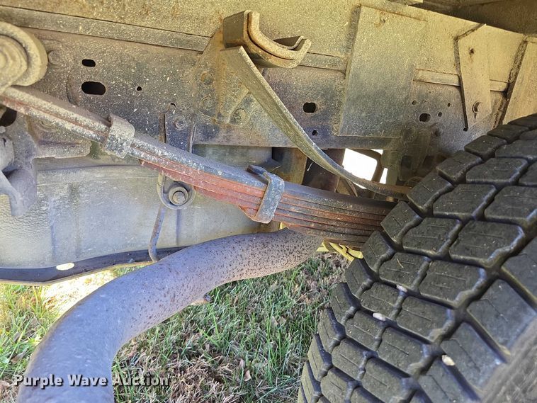 image for item DZ6474 2002 Ford F450 Crew Cab flatbed truck