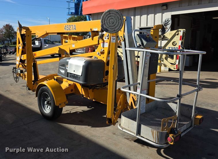 image for item DZ6475 2017 Haulotte 4527A boom lift