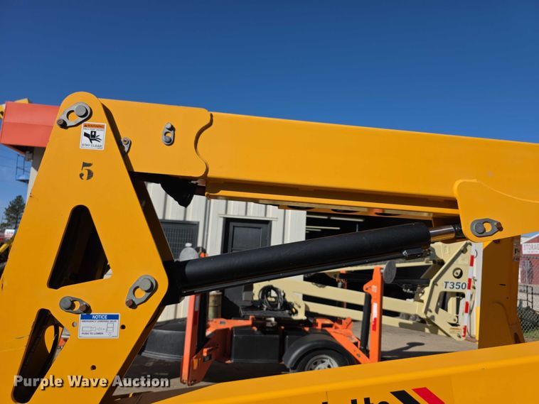 image for item DZ6475 2017 Haulotte 4527A boom lift