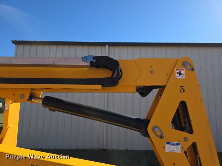 image for item DZ6475 2017 Haulotte 4527A boom lift