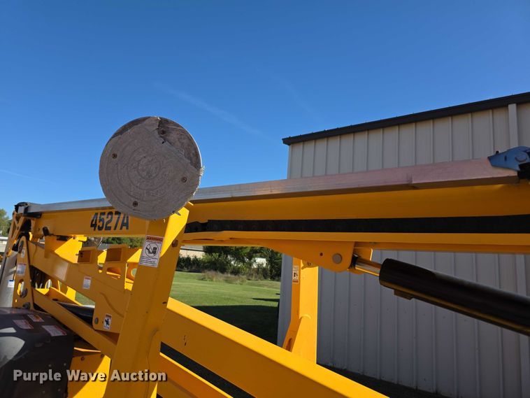 image for item DZ6475 2017 Haulotte 4527A boom lift