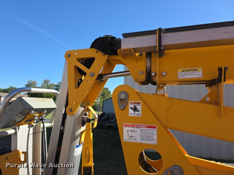 image for item DZ6475 2017 Haulotte 4527A boom lift