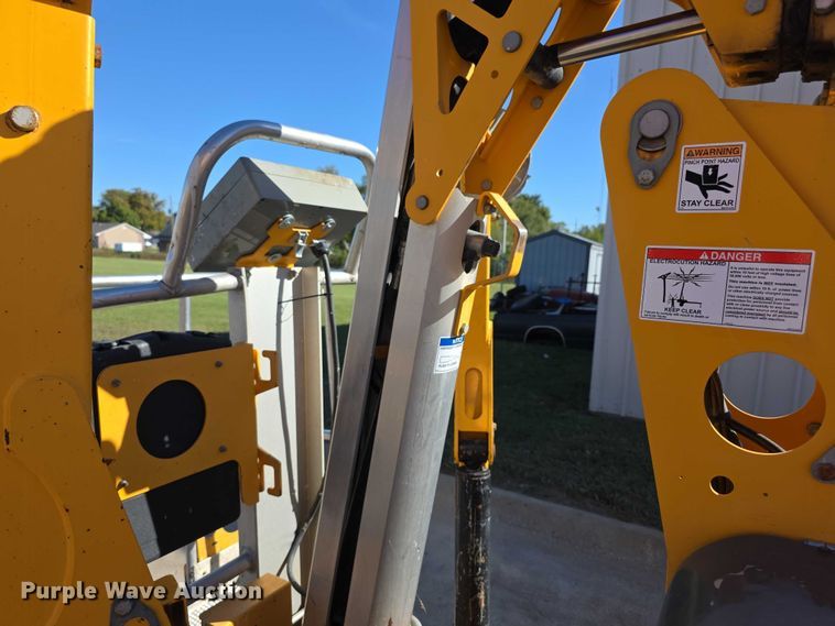 image for item DZ6475 2017 Haulotte 4527A boom lift