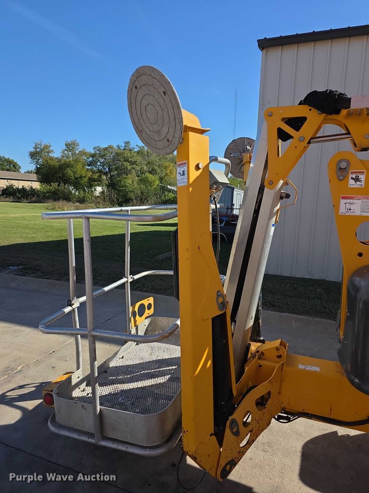 image for item DZ6475 2017 Haulotte 4527A boom lift