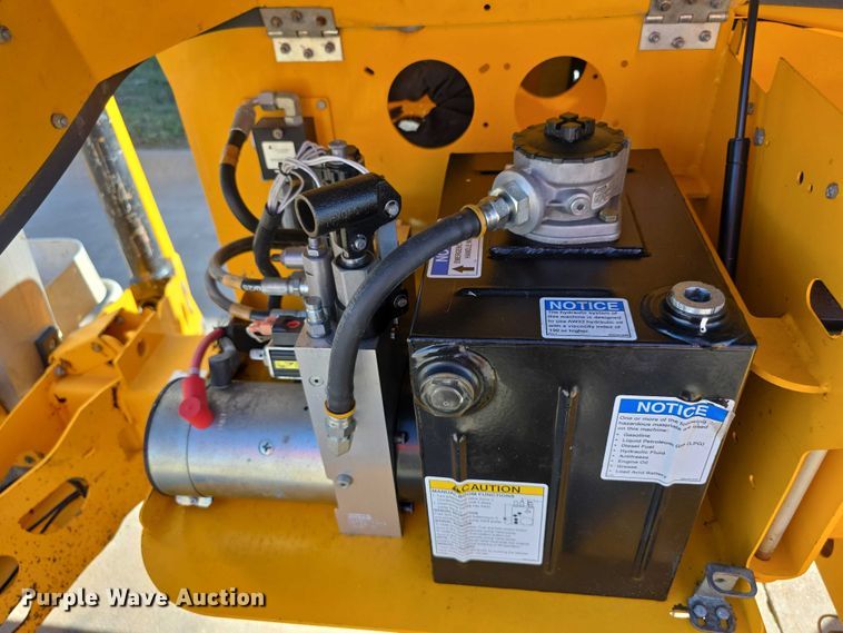 image for item DZ6475 2017 Haulotte 4527A boom lift